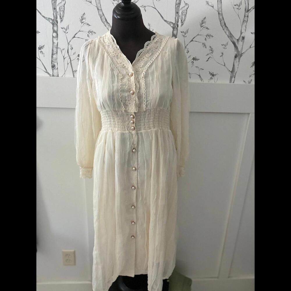 Beautiful vintage look cream dress womens size small